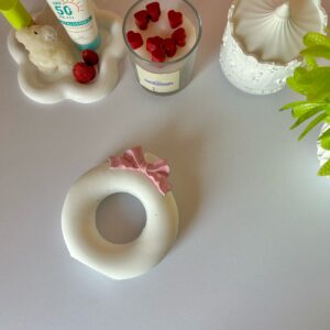 bow-donut-vase