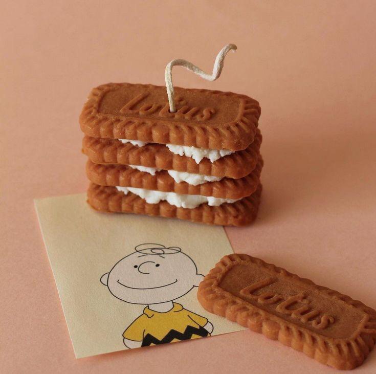 lotus biscuits candle