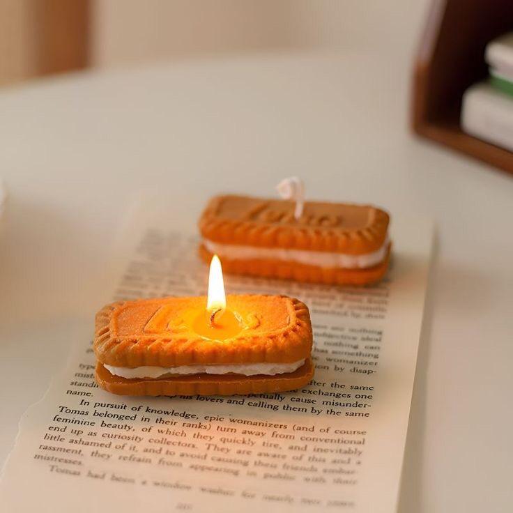lotus biscuits candle