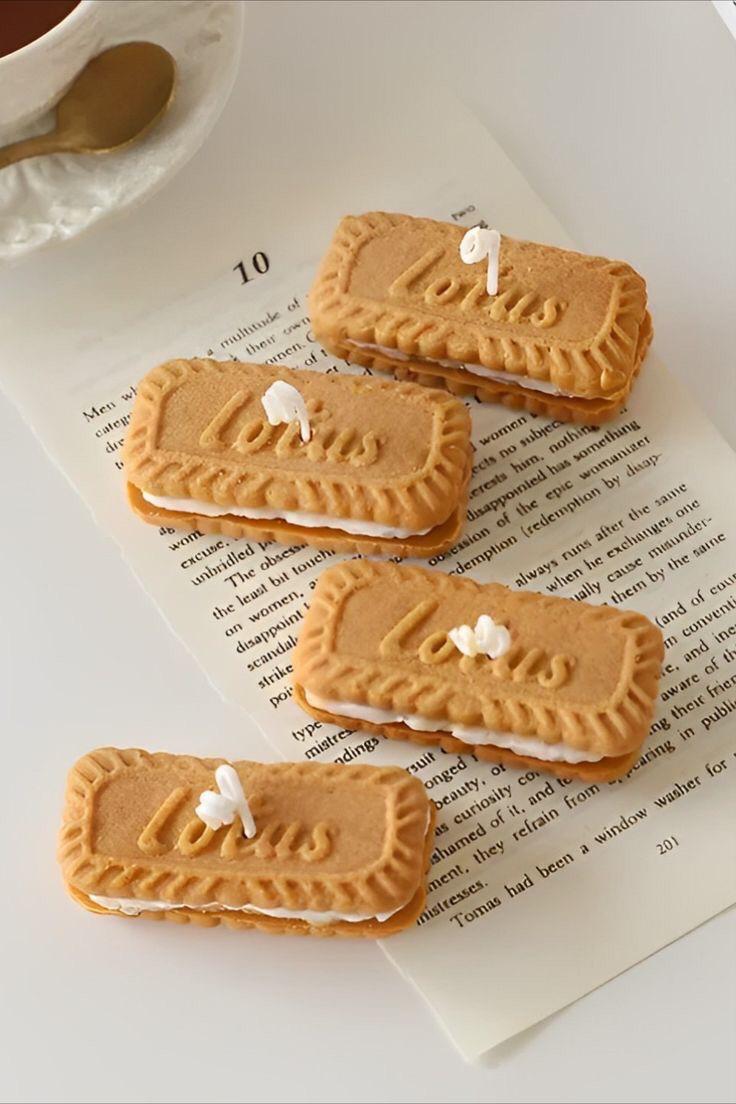 lotus biscuits candle