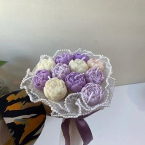 Flower bouquet candle