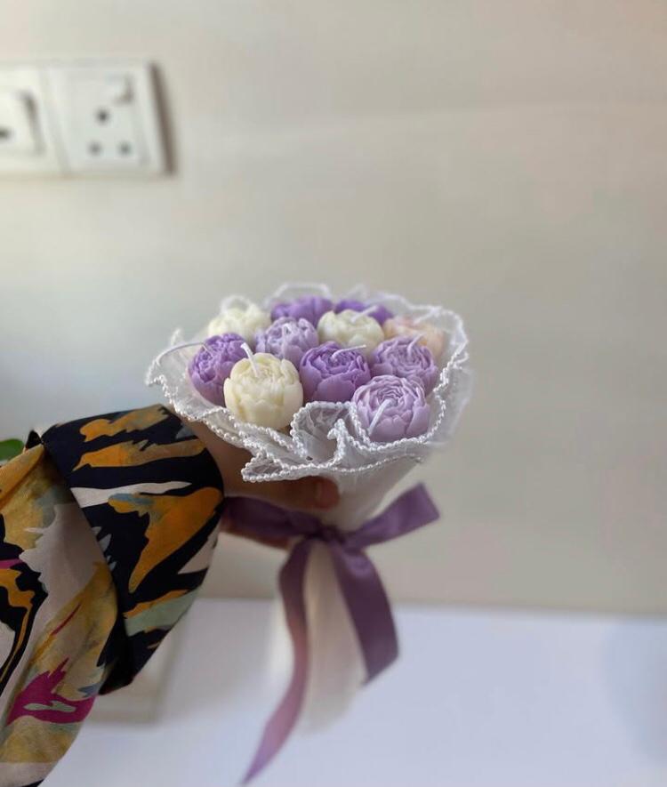 Flower bouquet candle